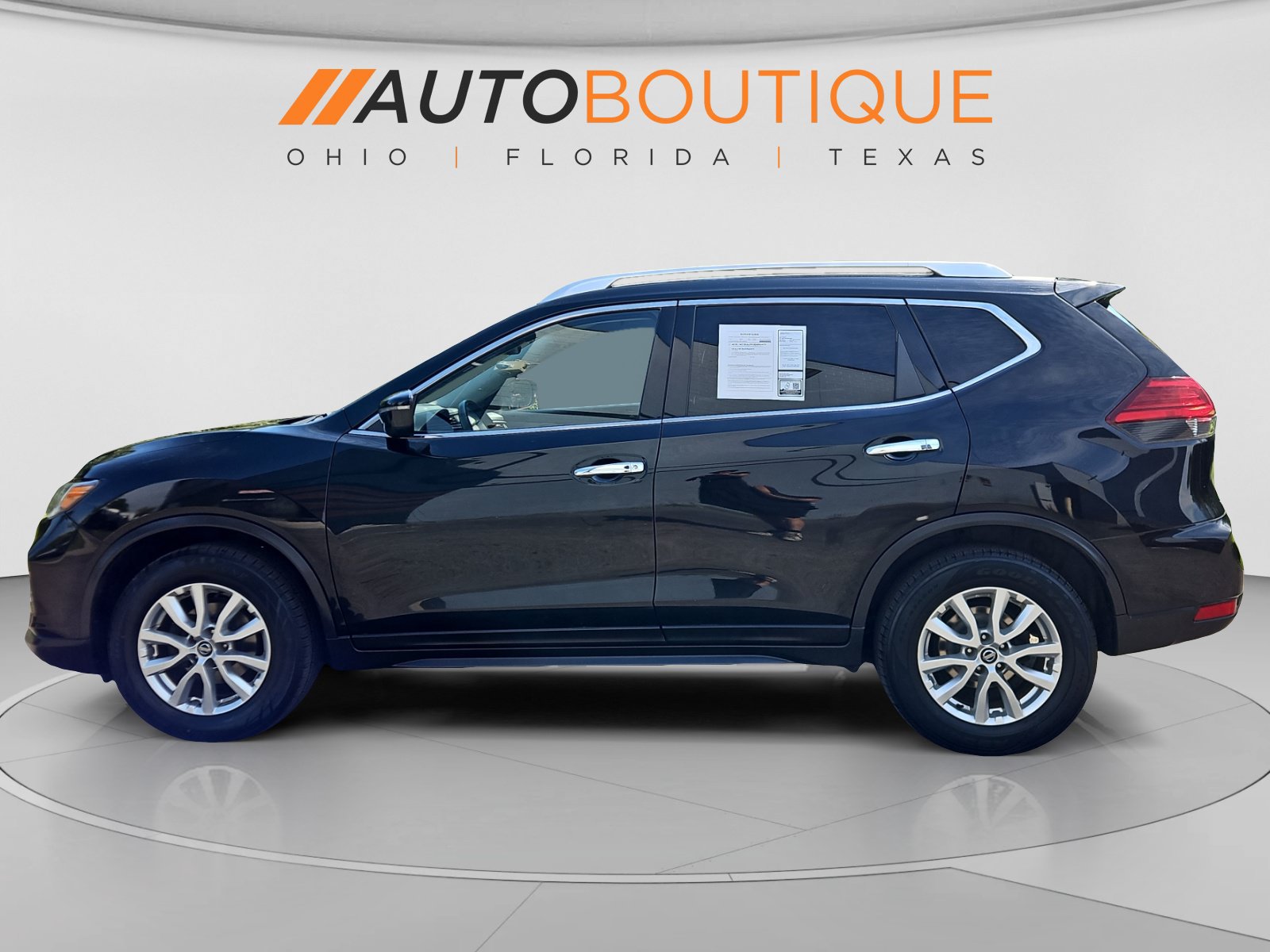 Used 2017 Nissan Rogue SV FWD image 2