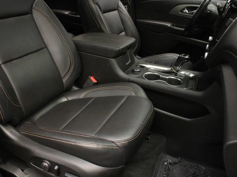 Used 2019 Chevrolet Traverse RS AWD/4WD image 27