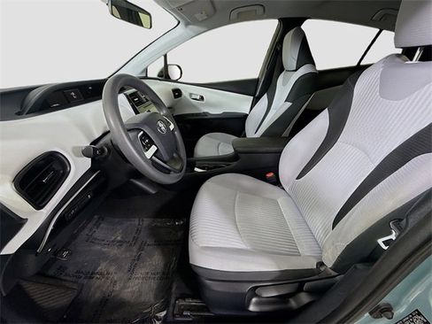 Certified 2016 Toyota Prius Two image 19