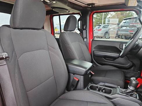 Used 2023 Jeep Gladiator Sport AWD/4WD image 24