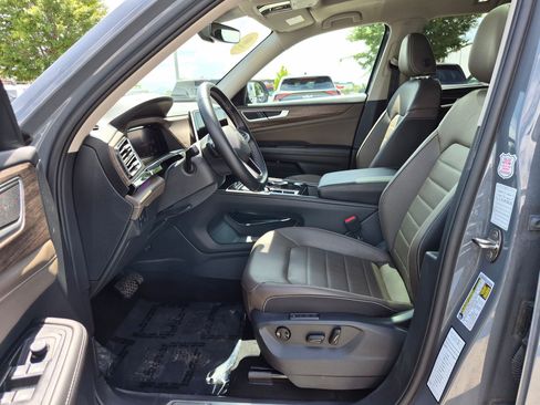 Used 2025 Volkswagen Atlas SEL AWD/4WD image 18