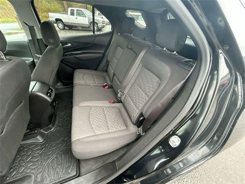 Used 2018 Chevrolet Equinox LT image 23
