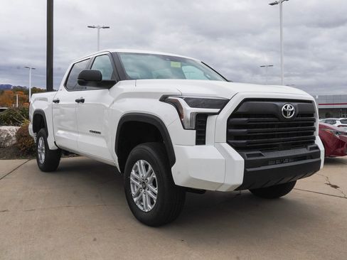 New 2026 Toyota Tundra SR5 image 2
