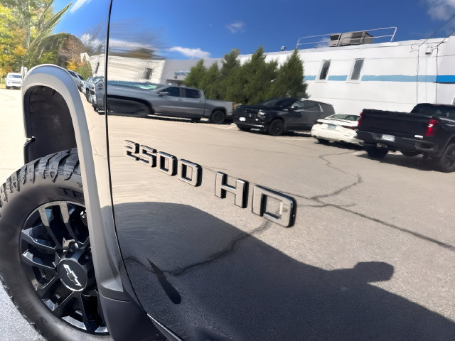 Used 2025 Chevrolet Silverado 2500 LT w/ Trail Boss Package AWD/4WD image 14