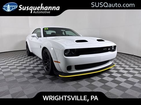 Used 2023 Dodge Challenger SRT Hellcat image 1