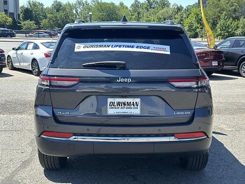 Used 2023 Jeep Grand Cherokee Laredo w/ Luxury Tech Group I AWD/4WD image 4