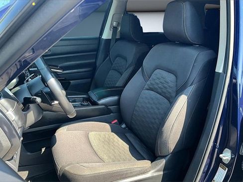 Used 2022 Nissan Pathfinder SV image 21