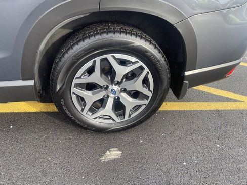 Used 2023 Subaru Forester Premium image 9