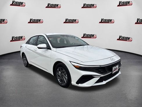 New 2025 Hyundai Elantra Blue image 3