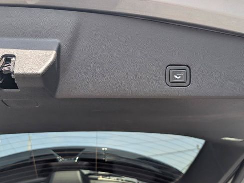 Used 2021 Cadillac XT6 Premium Luxury w/ Platinum Package FWD image 48