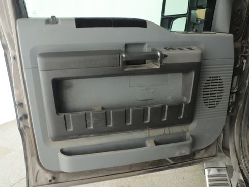 Used 2016 Ford F250 XLT w/ XLT Premium Package image 17