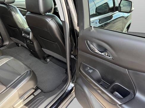Used 2020 GMC Acadia SLT FWD image 11