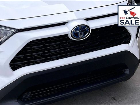 Used 2021 Toyota RAV4 XLE w/ Convenience Package AWD/4WD image 30