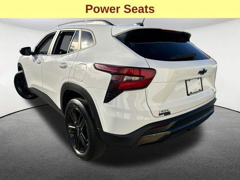 Used 2024 Chevrolet Trax ACTIV w/ Driver Confidence Package image 10