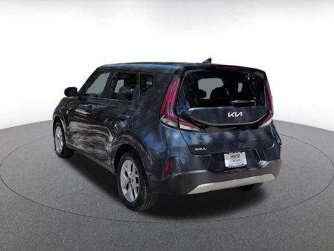 Used 2025 Kia Soul LX w/ LX Technology Package FWD image 11