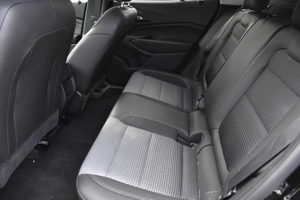 Used 2024 Chevrolet Trax LT FWD image 22