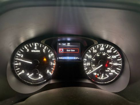 Used 2018 Nissan Pathfinder SV AWD/4WD image 6