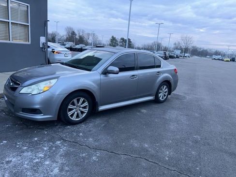 Used 2011 Subaru Legacy 2.5i Premium image 2