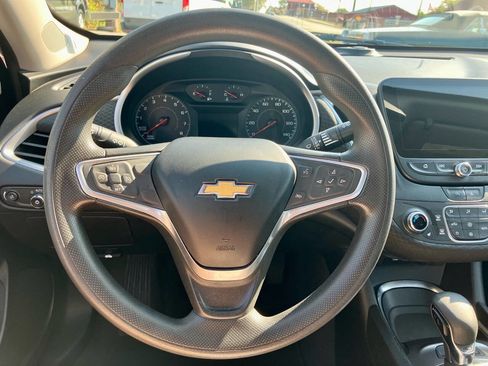 Used 2022 Chevrolet Malibu LT image 11