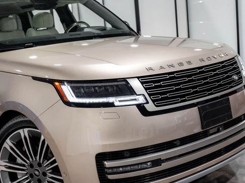 Used 2024 Land Rover Range Rover Long Wheelbase SE AWD/4WD image 20