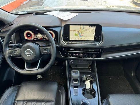 Used 2021 Nissan Rogue Platinum image 18