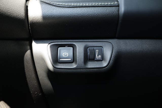Used 2023 GMC Acadia SLT AWD/4WD image 15