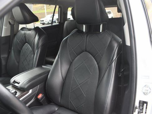 Used 2024 Toyota Highlander Limited AWD/4WD image 17