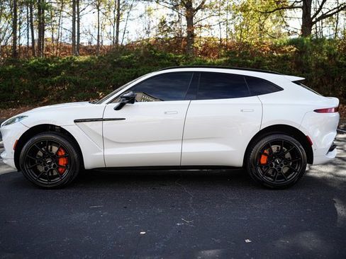 Used 2022 Aston Martin DBX image 5