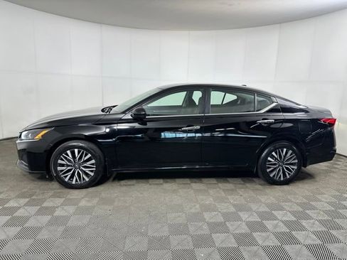 Used 2023 Nissan Altima 2.5 SV image 6