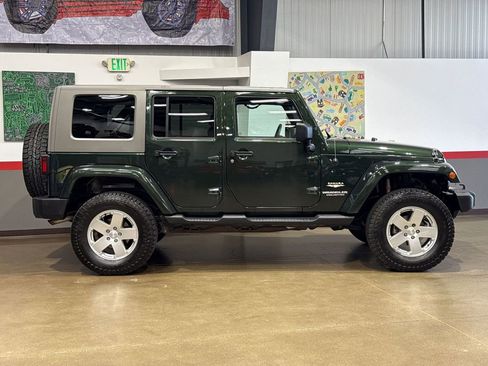 Used 2010 Jeep Wrangler Unlimited Sahara image 3