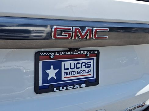 Used 2024 GMC Yukon XL AT4 AWD/4WD image 32