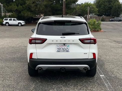 Certified 2024 Ford Escape SE w/ PHEV Premium Package FWD image 5