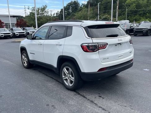Used 2024 Jeep Compass Latitude AWD/4WD image 5