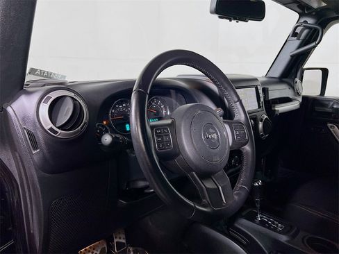 Used 2018 Jeep Wrangler Unlimited Sahara w/ Connectivity Group image 10