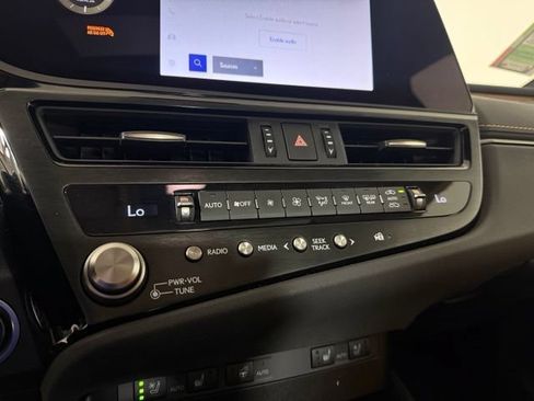 Certified 2025 Lexus ES 350 w/ Premium Package FWD image 24