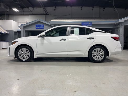 Used 2024 Nissan Sentra S image 4