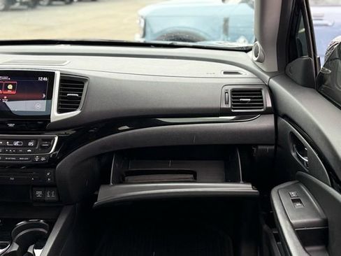 Used 2016 Honda Pilot Elite image 32