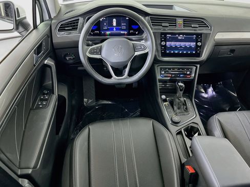 Used 2023 Volkswagen Tiguan SE AWD/4WD image 21