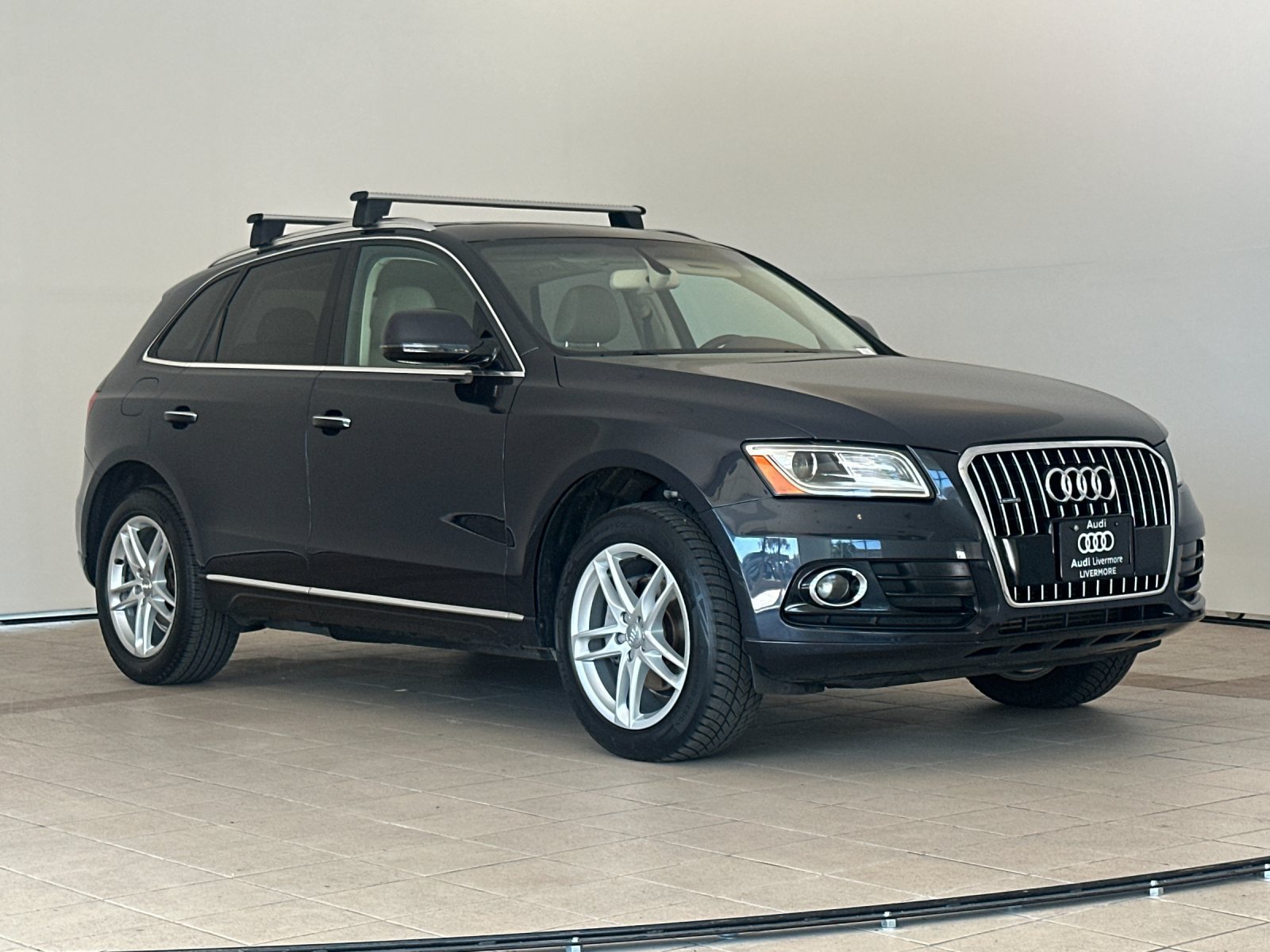 Used 2017 Audi Q5 2.0T Premium Plus w/ Technology Package AWD/4WD image 8