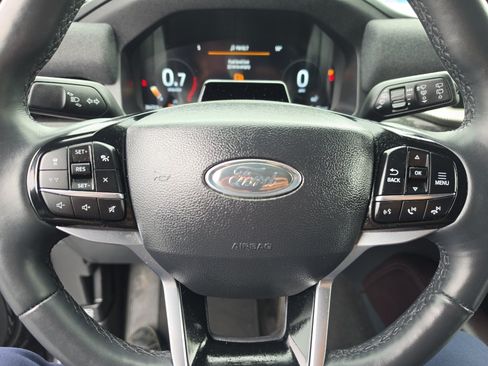 Used 2025 Ford Explorer Platinum w/ LUX Leather Package AWD/4WD image 29