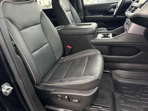 Used 2022 GMC Yukon XL SLT image 11