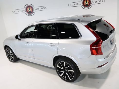 Used 2022 Volvo XC90 T6 Momentum w/ Advanced Package image 11