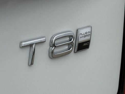 New 2026 Volvo XC90 T8 Plus w/ Protection Package Premier AWD/4WD image 8