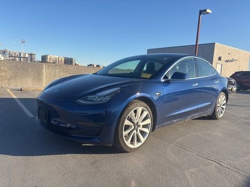 Used 2019 Tesla Model 3 image 4