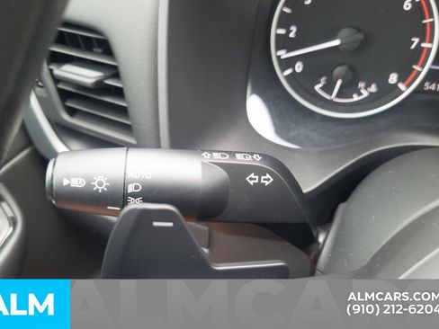 Used 2025 Nissan Rogue S AWD/4WD image 33