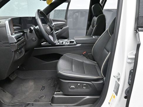 Certified 2025 Cadillac Escalade Sport w/ LPO, ONYX Package AWD/4WD image 16