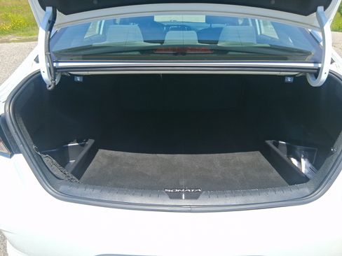 Used 2019 Hyundai Sonata SEL w/ Tech Package 02 FWD image 17