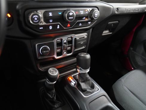 Used 2022 Jeep Wrangler Unlimited Sport AWD/4WD image 27