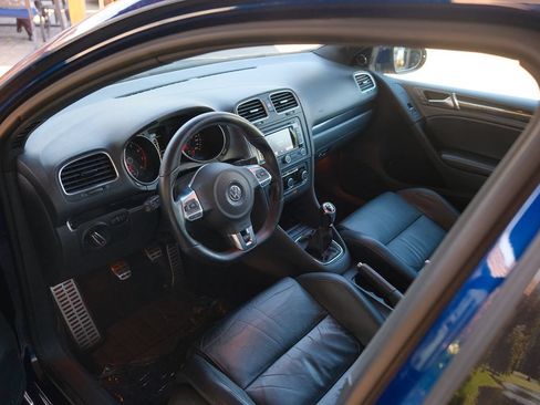 Used 2011 Volkswagen GTI 4-Door FWD image 10