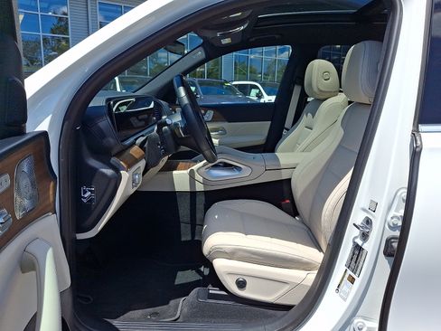Certified 2025 Mercedes-Benz GLS 450 4MATIC image 15